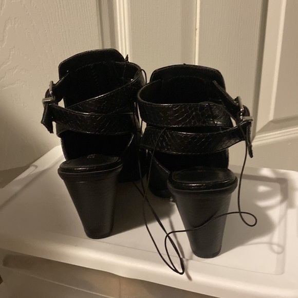 Wedge point toe shoes - Picture 2 of 4